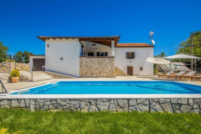 Villa Simici quiet peaceful place with pool perfect to enjoy the nature, Mošćenička Draga